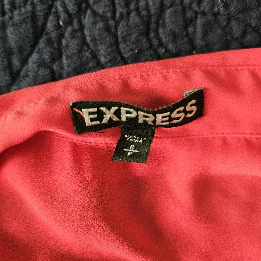 Pink partial button up blouse - Picture 3 of 4